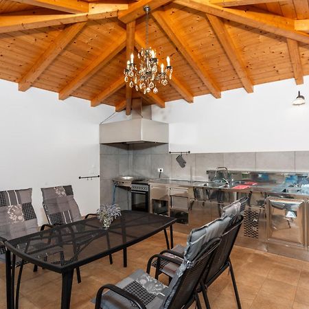 Villa Buroli With Pool, Sauna And Jacuzzi Exteriér fotografie