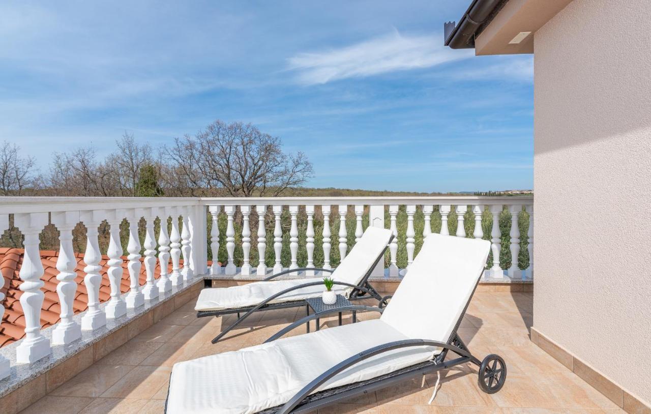 Villa Buroli With Pool, Sauna And Jacuzzi Exteriér fotografie