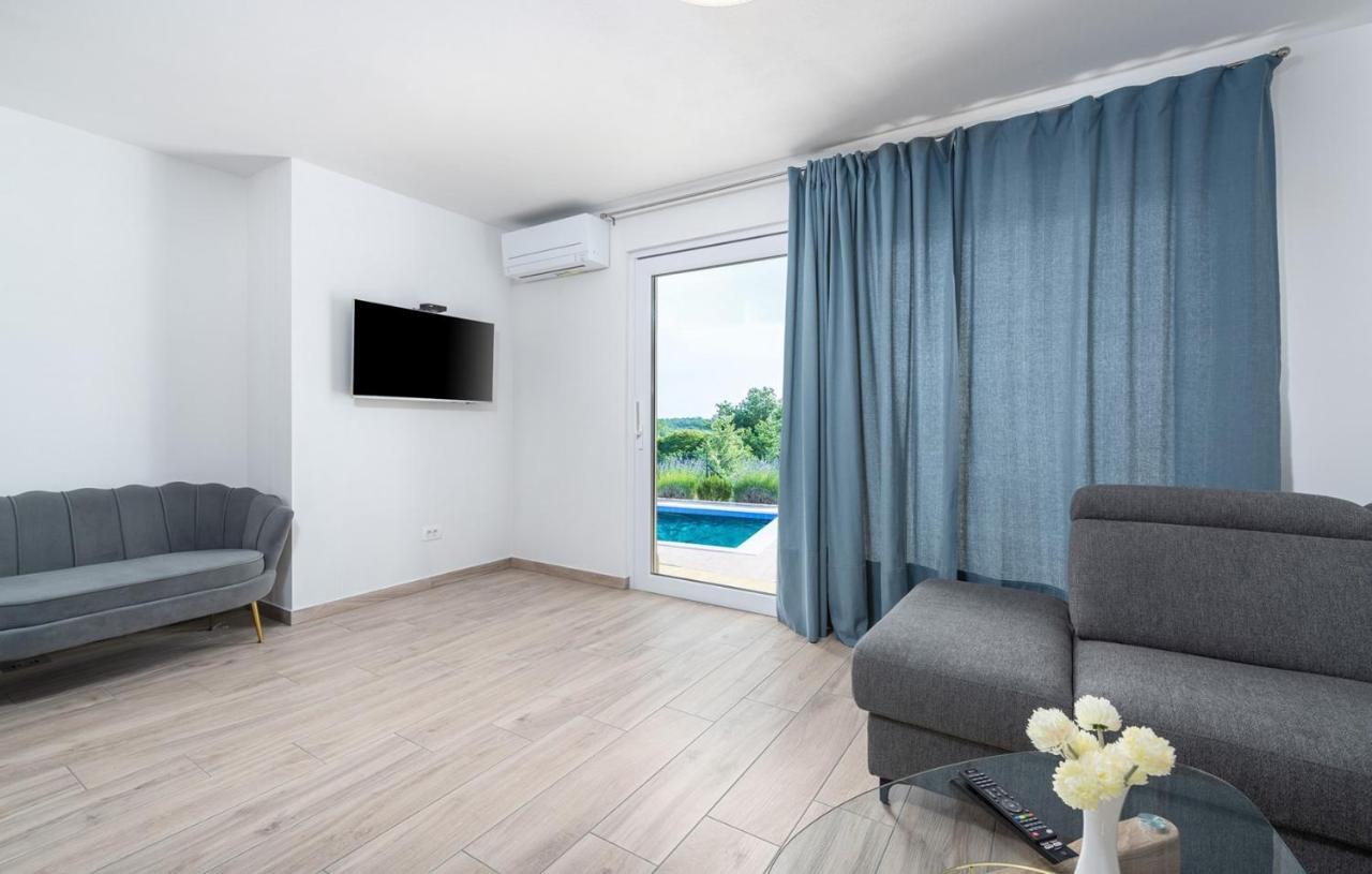 Villa Buroli With Pool, Sauna And Jacuzzi Exteriér fotografie