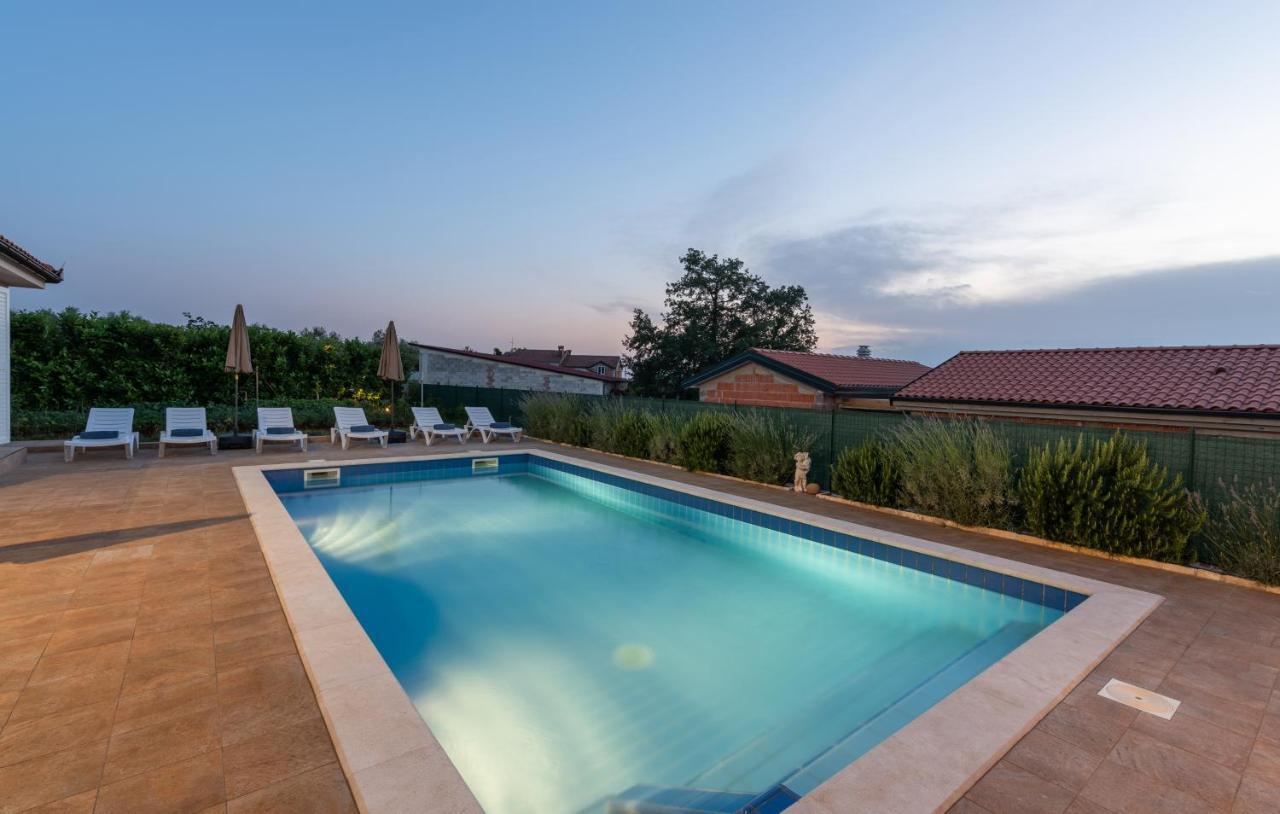 Villa Buroli With Pool, Sauna And Jacuzzi Exteriér fotografie