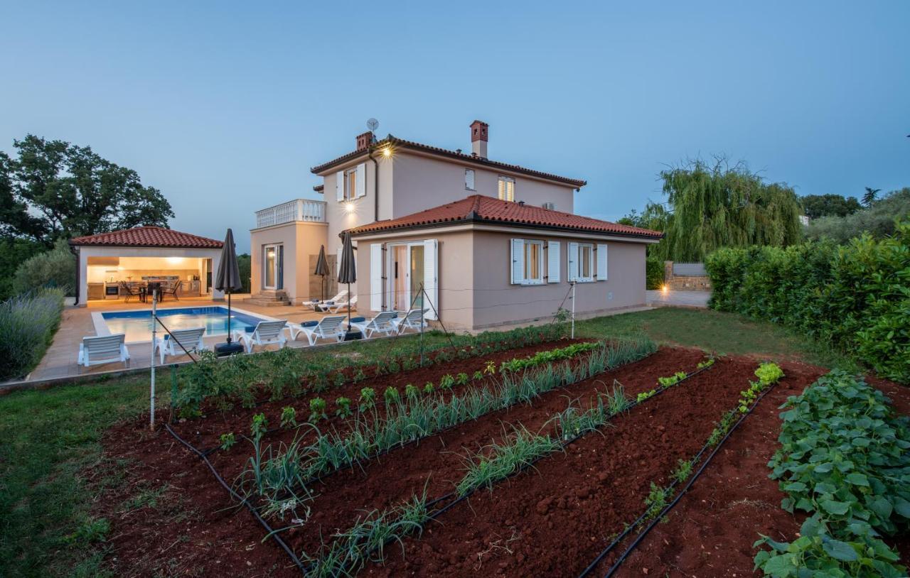 Villa Buroli With Pool, Sauna And Jacuzzi Exteriér fotografie