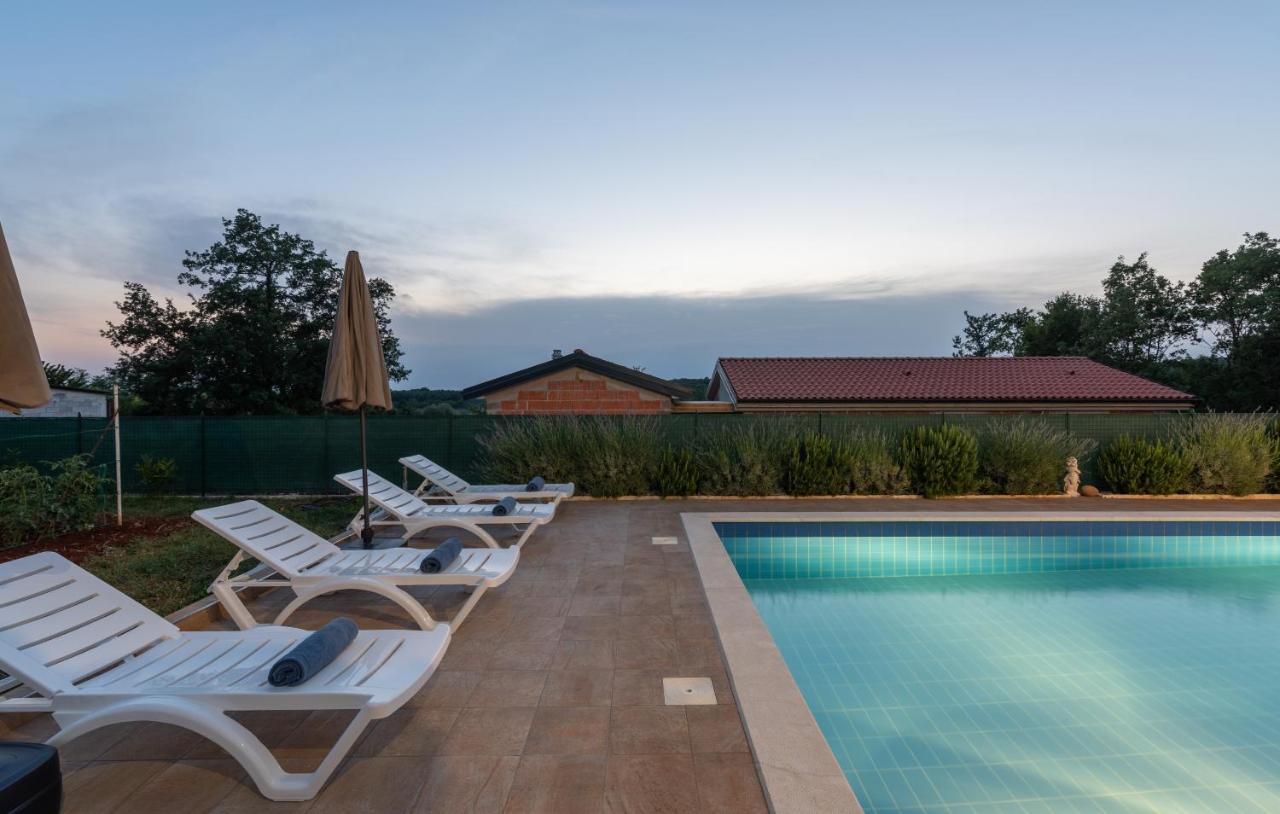 Villa Buroli With Pool, Sauna And Jacuzzi Exteriér fotografie