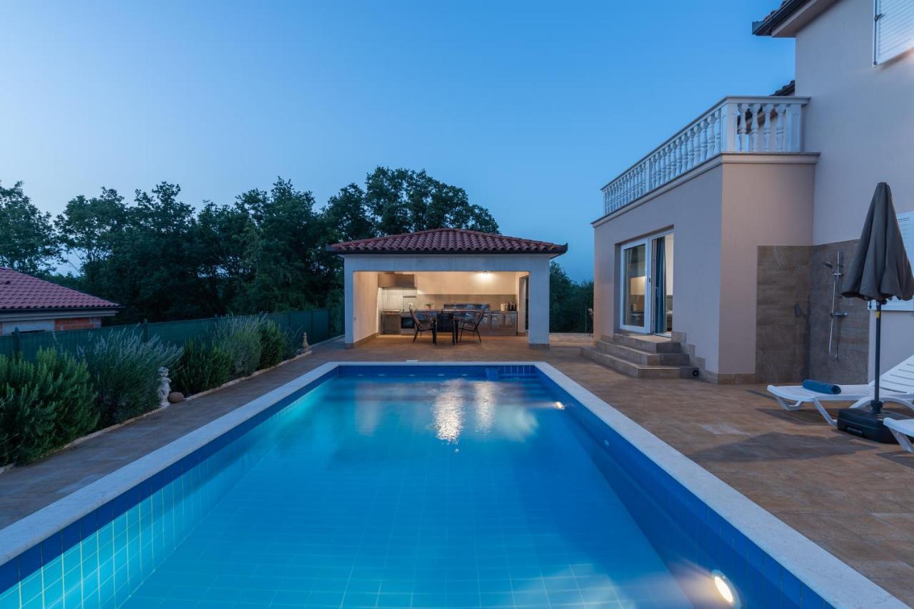 Villa Buroli With Pool, Sauna And Jacuzzi Exteriér fotografie