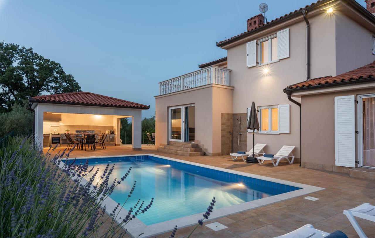 Villa Buroli With Pool, Sauna And Jacuzzi Exteriér fotografie