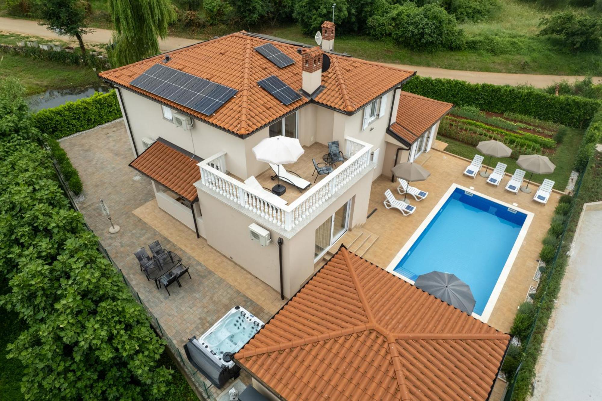 Villa Buroli With Pool, Sauna And Jacuzzi Exteriér fotografie