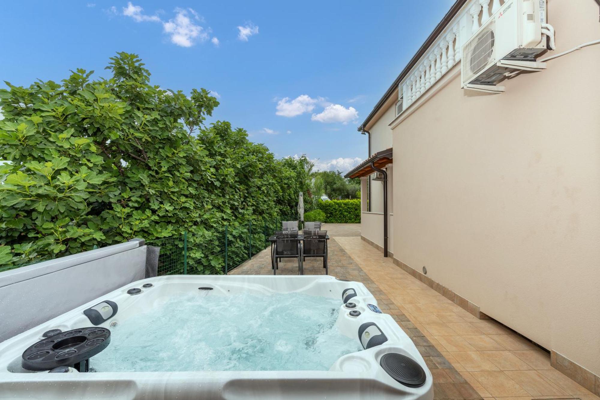 Villa Buroli With Pool, Sauna And Jacuzzi Exteriér fotografie