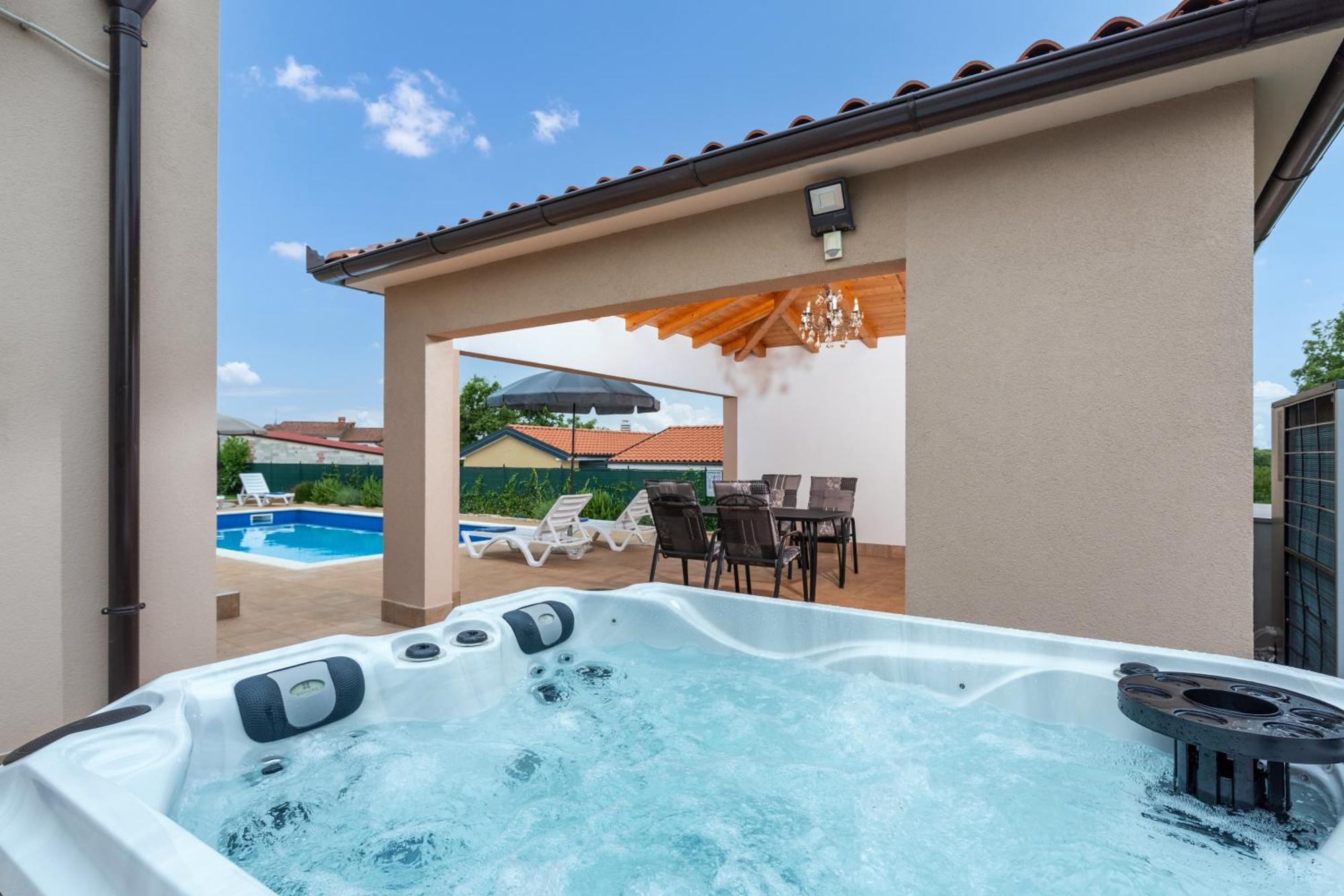 Villa Buroli With Pool, Sauna And Jacuzzi Exteriér fotografie